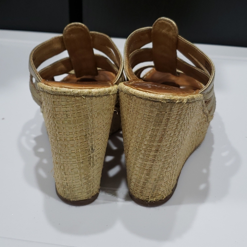 BORN SANDALS - Picture 4 of 4
